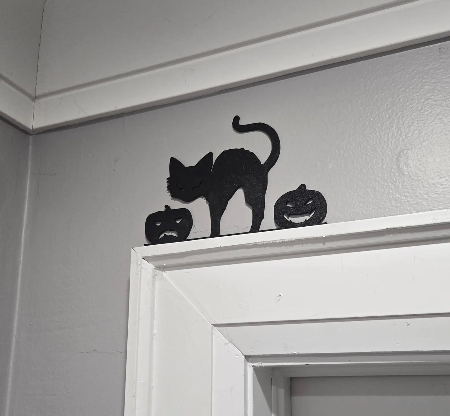 Halloween Cat with Jack-O’-Lanterns Door Corner Decoration