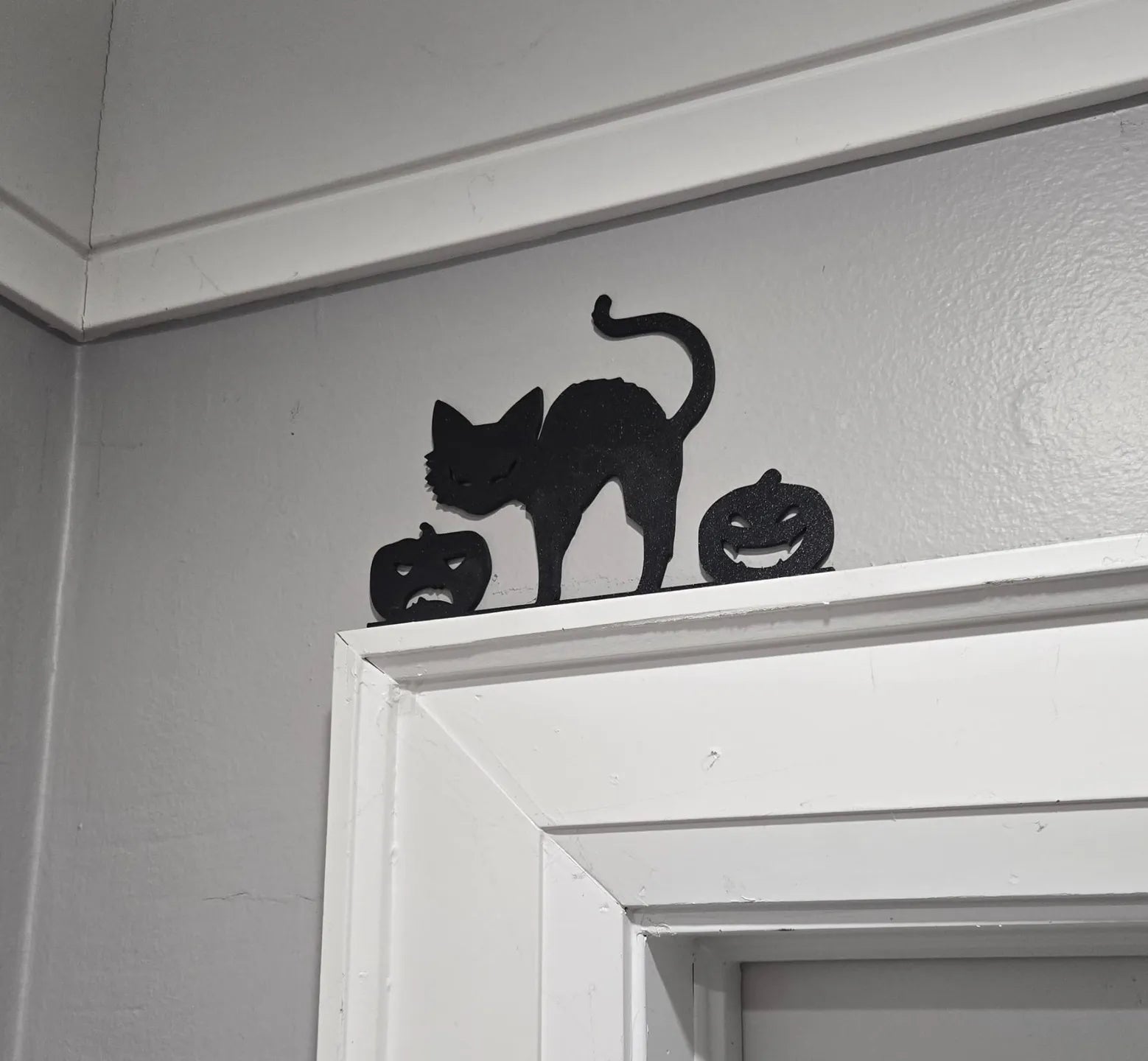 Halloween Cat with Jack-O’-Lanterns Door Corner Decoration